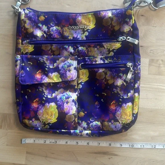 Used once, Baggallini, purple and yellow and white colorful Crossbody bag - Picture 10 of 10